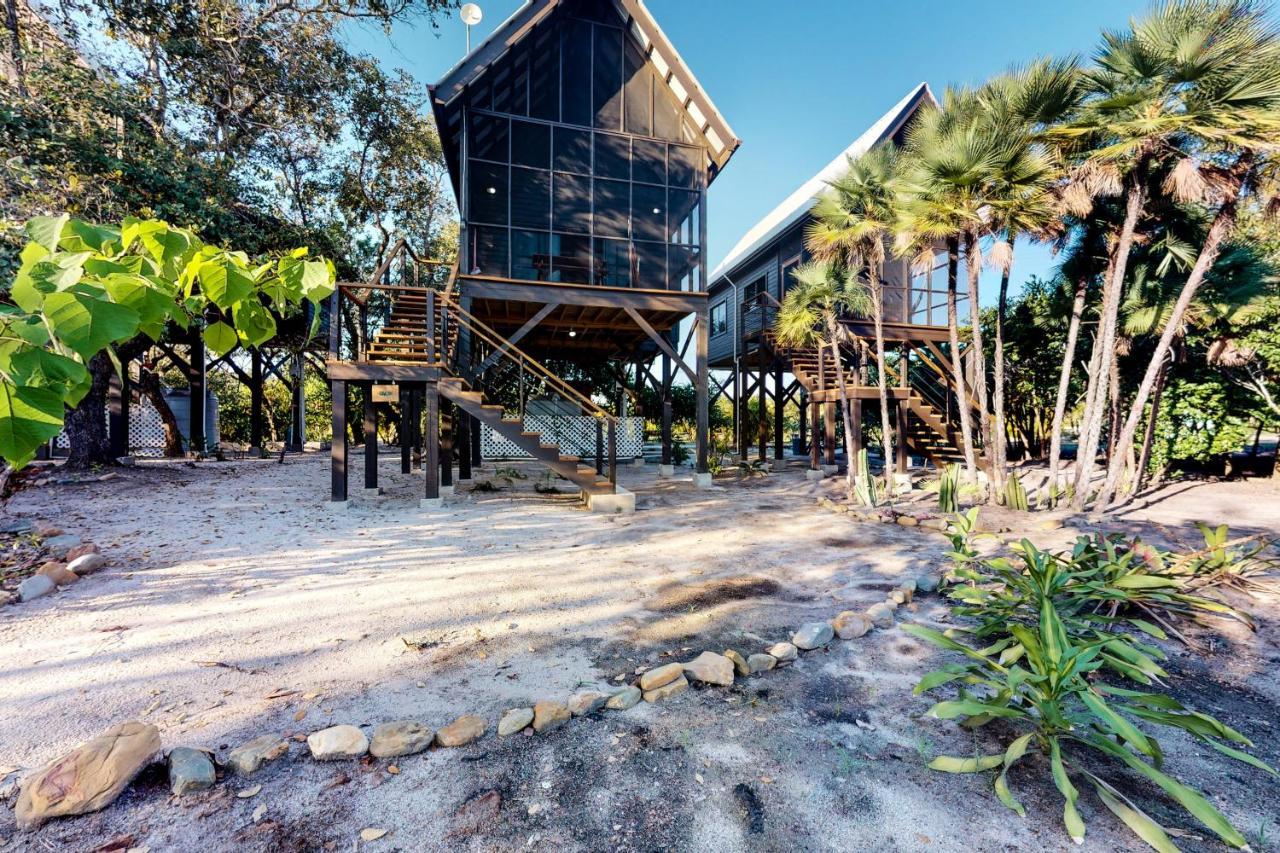 Inn The Trees Cabanas Placencia エクステリア 写真