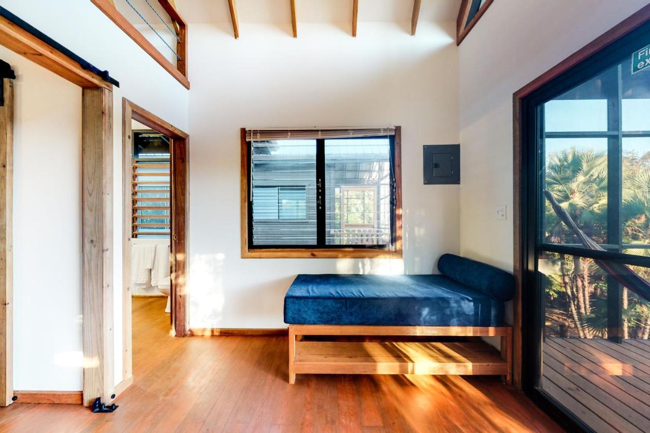 Inn The Trees Cabanas Placencia エクステリア 写真